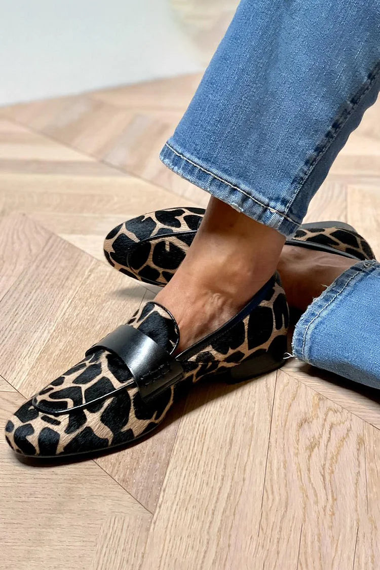 DYREMØNSTERTE LOAFERS MED ELEGANTE DETALJER